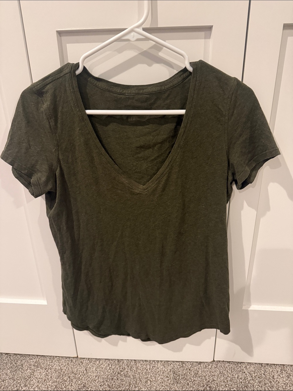 lululemon athletica Olive Green V-Neck Short Sleeve Tee